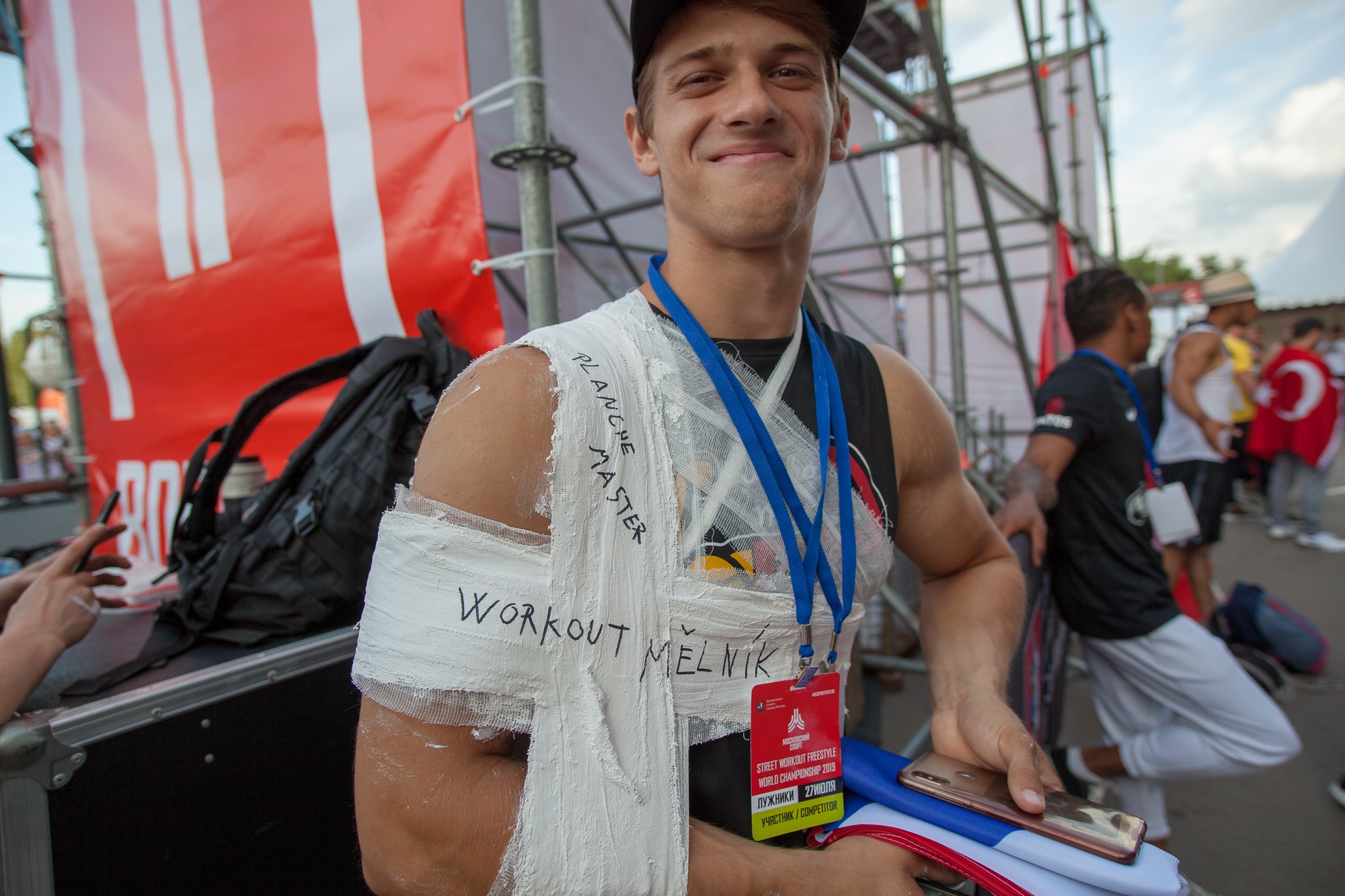 Zraněný Petr Lešák na mistrovství světa v street workoutu 2019